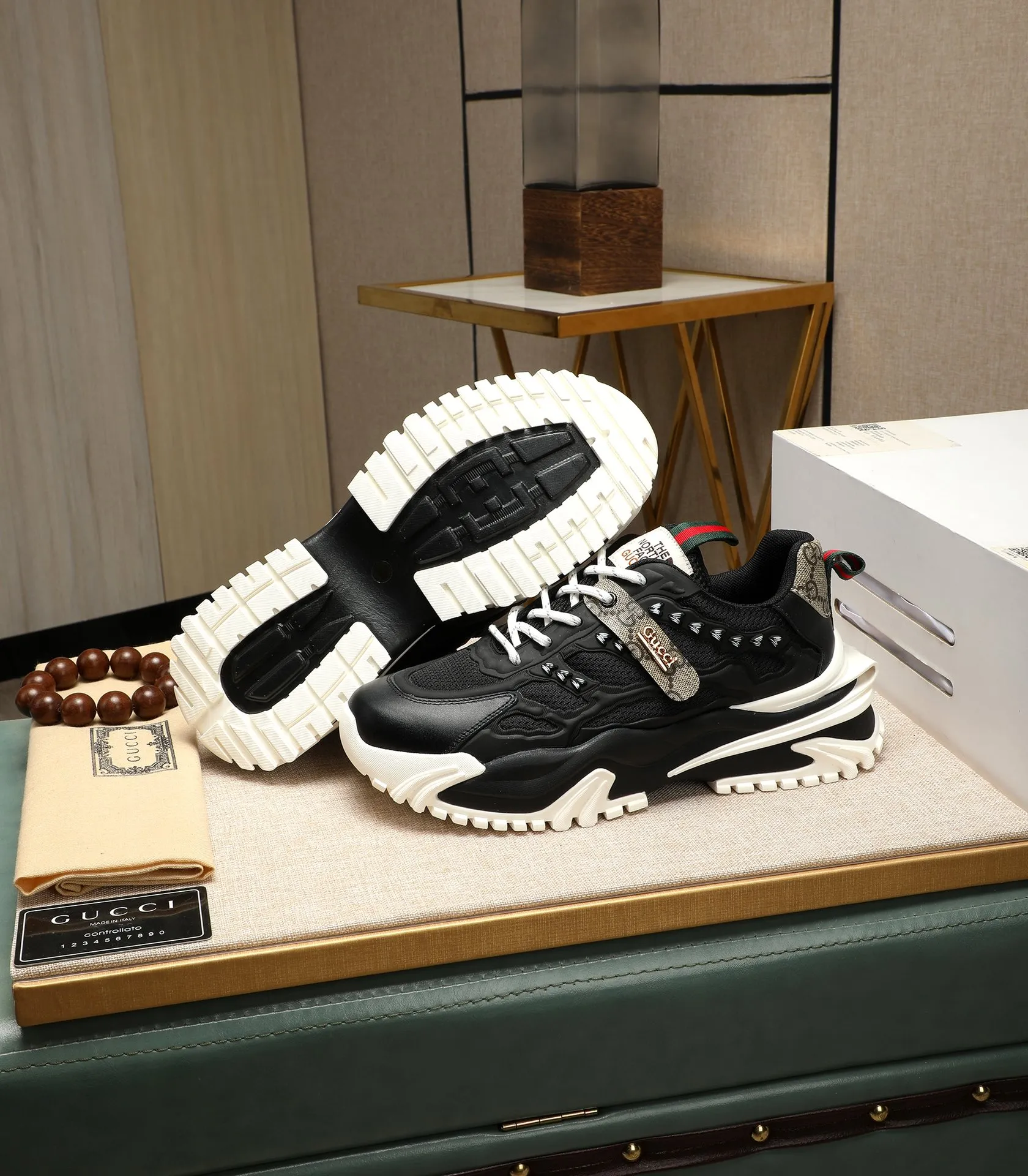 Men's men's shoes💰520 GUCCI🔍🔍2024 latest model Available at the same time at the counter, original calfskin imported from Italy, mesh lining, exquisite workmanship (high-end, extravagance, and class), soles: original soles specially provided by the original factory, ⚠Exclusive double-layer movable molded soles are super comfortable⚠, real photos🎬The real ones are better🔍🔍"High quality·Follow the order" code number 38-44